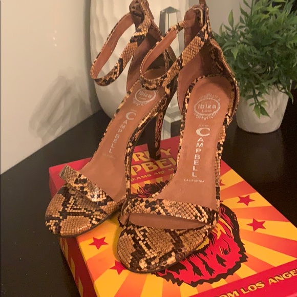 Jeffrey Campbell Burke sandal with heel tips - Picture 4 of 6